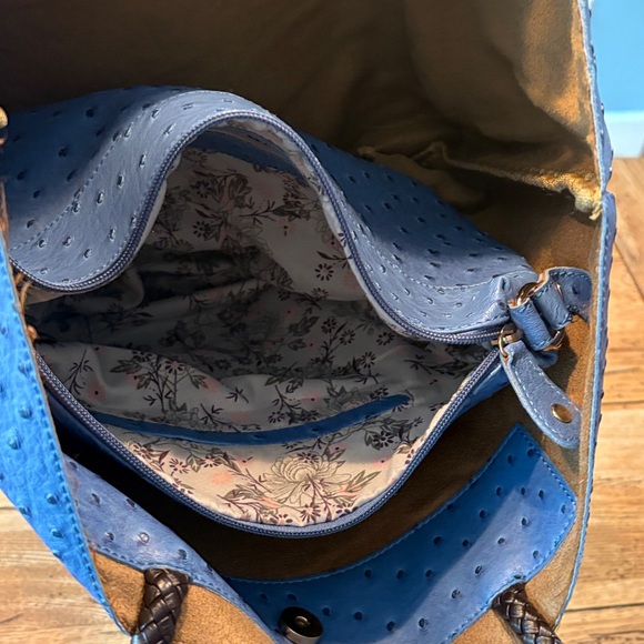 Blue Tote With Matching Pouch - Picture 10 of 11